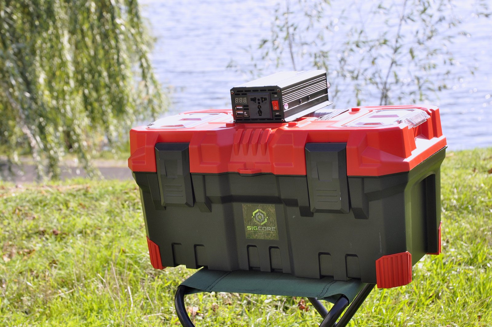 SIGCORE MINI 500 portable power station outdoors